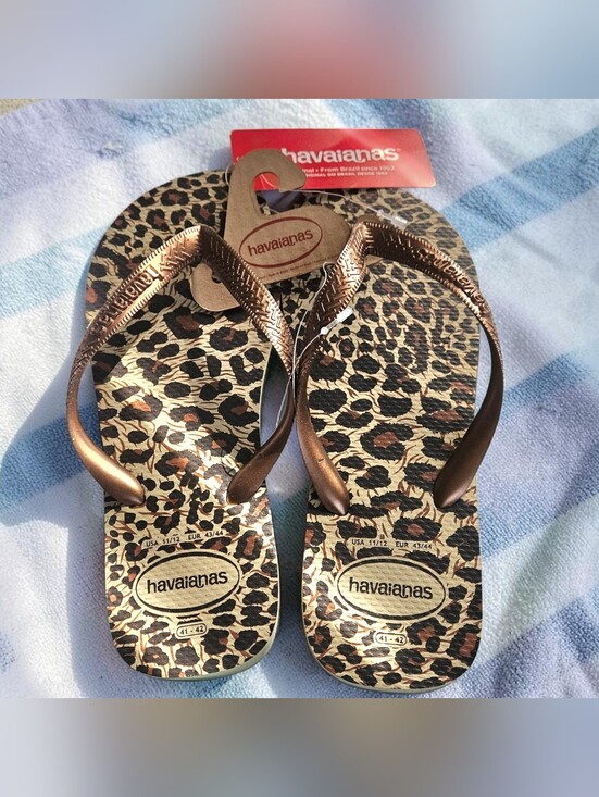 Havaianas Shoes - Havaianas 11/12 Top Animals Flip-Flops in a Leopard Print Pattern
